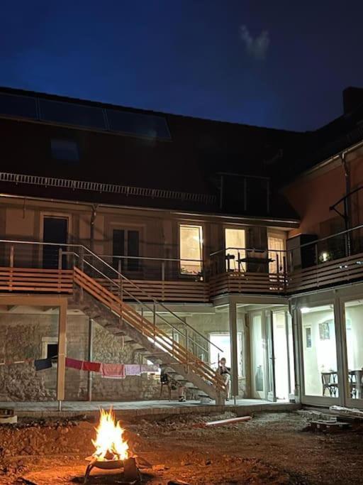 Wohnen Im Dreiseitenhof Mit Galerieschlafzimmer Neudietendorf Exterior foto